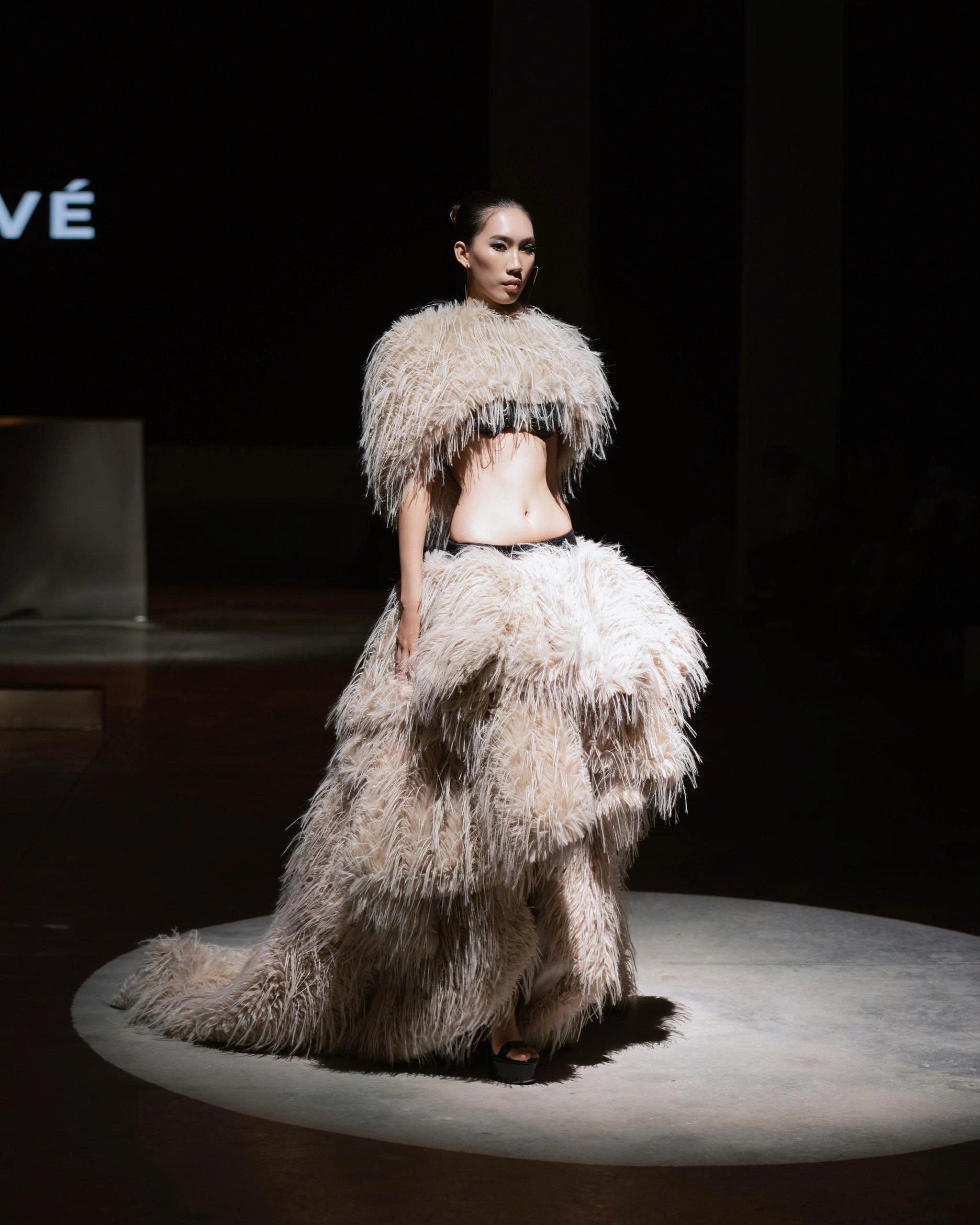 SOVEREIGN PLUMAGE SKIRT