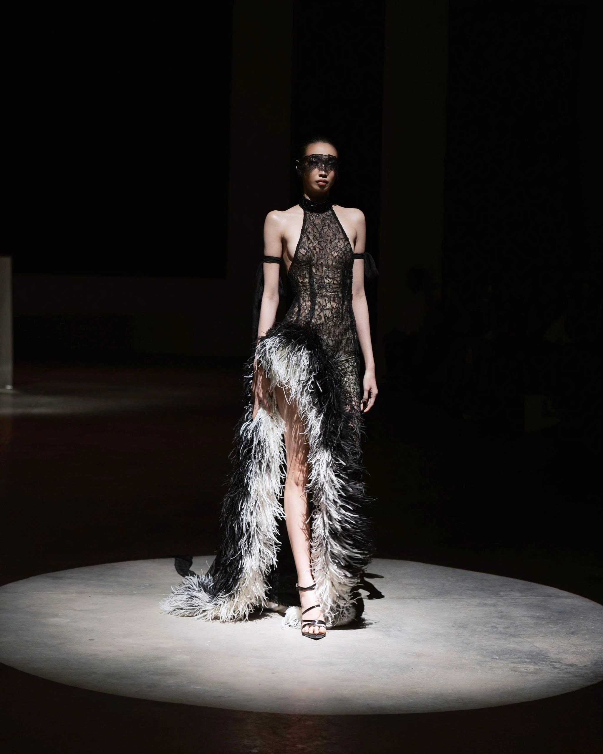 VONOMOUS GRACE GOWN